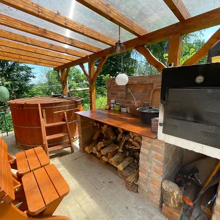 Heart-a-land Vendeghaz Tatil Evi Magyarhertelend