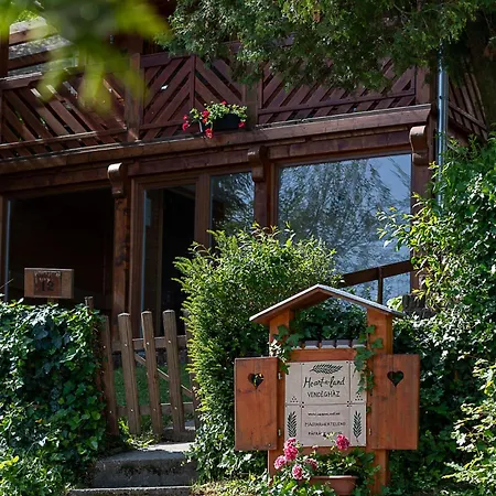 Heart-a-land Vendeghaz Tatil Evi *